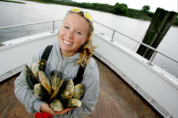 Lindsey Jones, first mate aboard the "Cock Robin" fishing boat. Point Pleasant, NJ